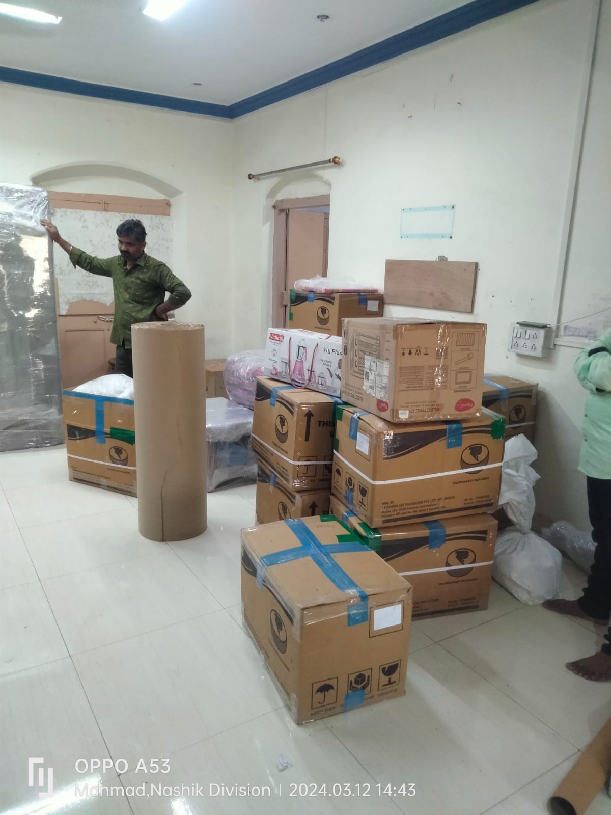 Relocation transportation and delivery service
